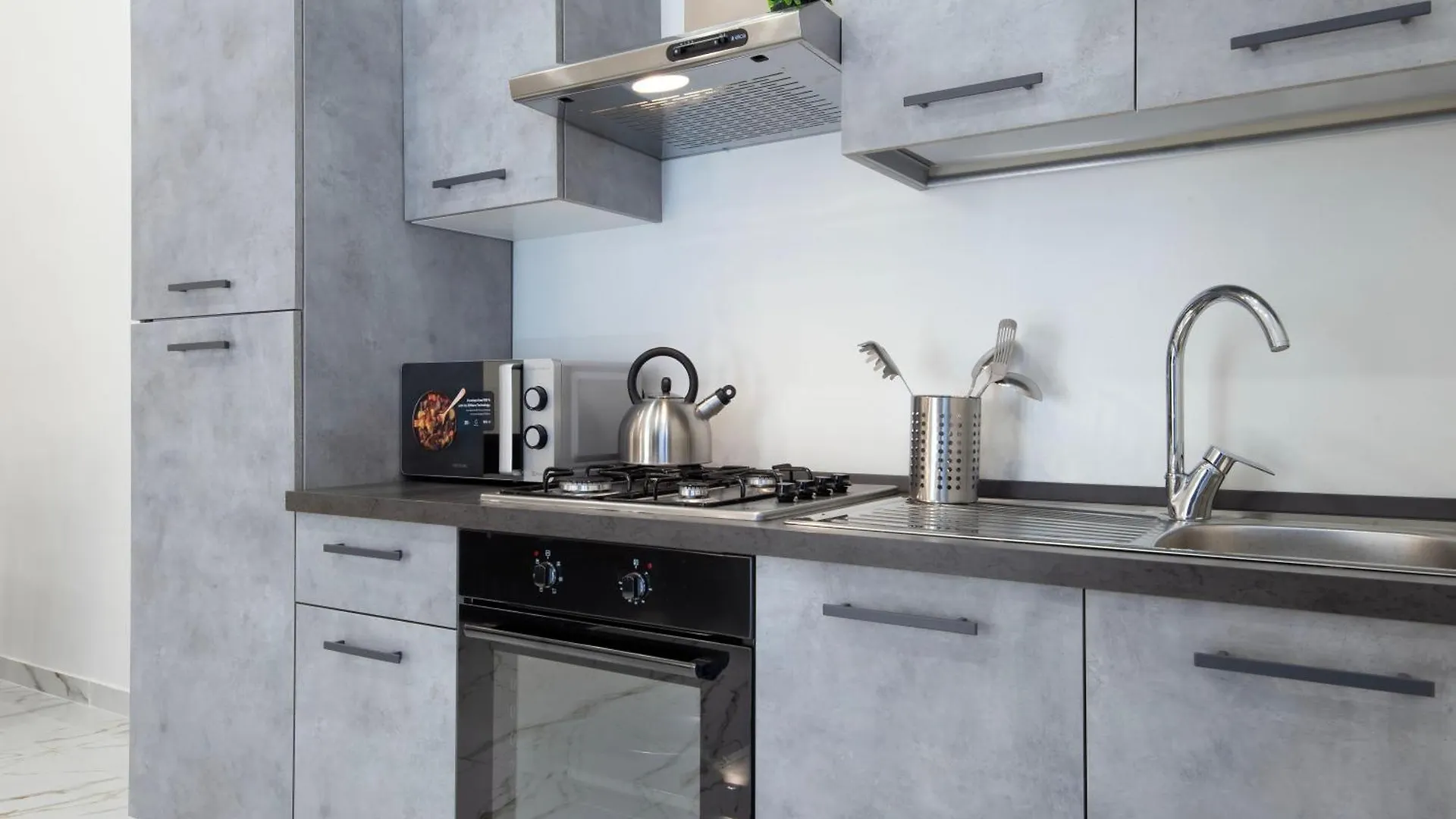 Irooms Foria 215 Naples Italy
