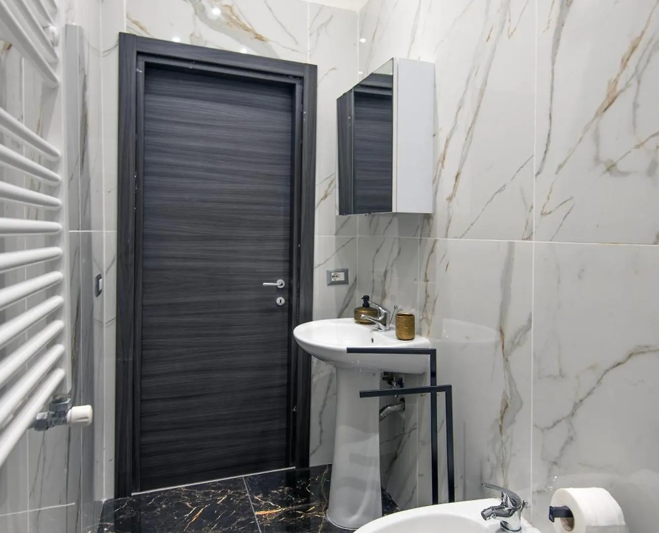 Irooms Foria 215 Naples 0*,  Italy