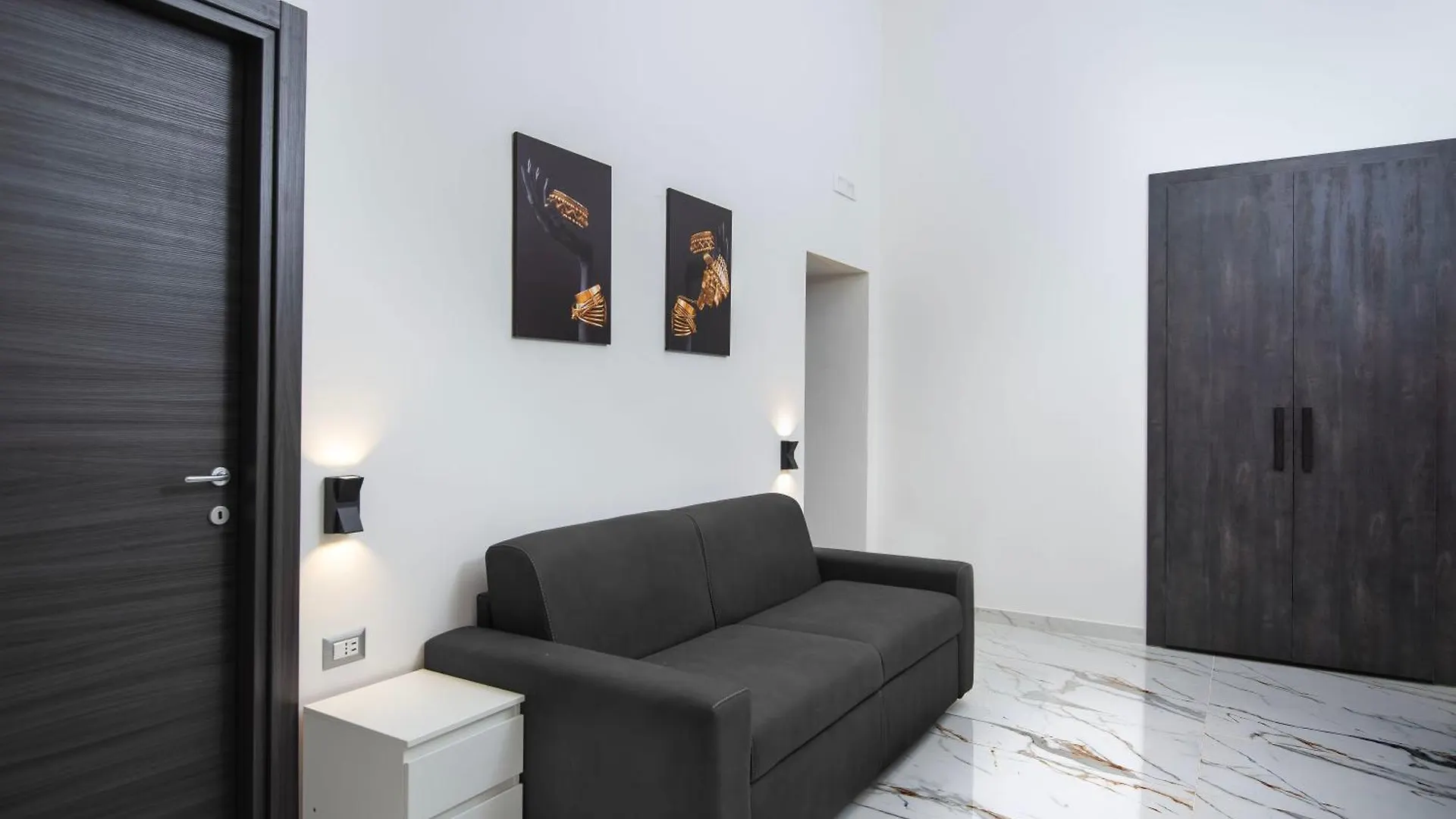 Irooms Foria 215 Naples Italy