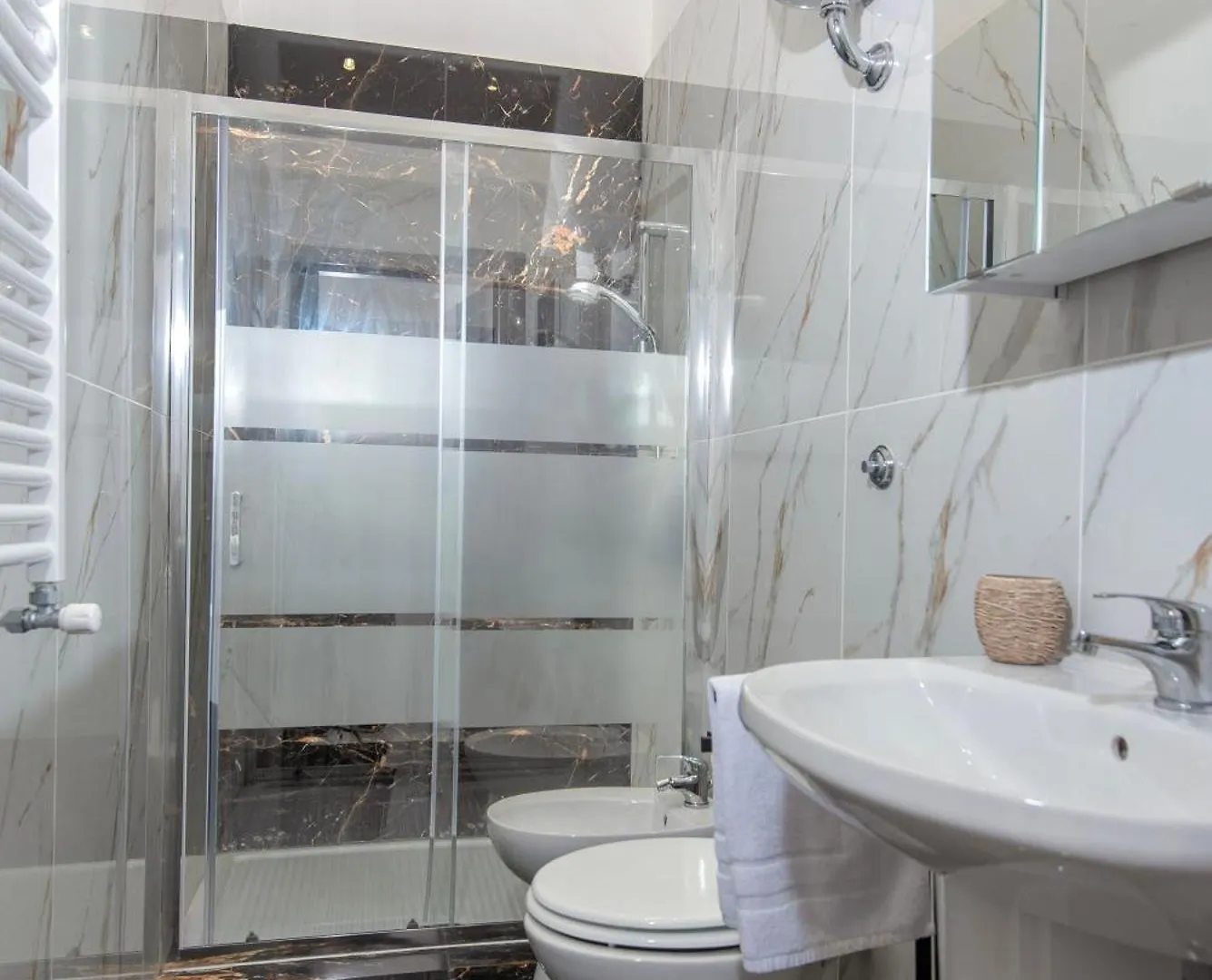 בית הארחה נאפולי Irooms Foria 215 איטליה